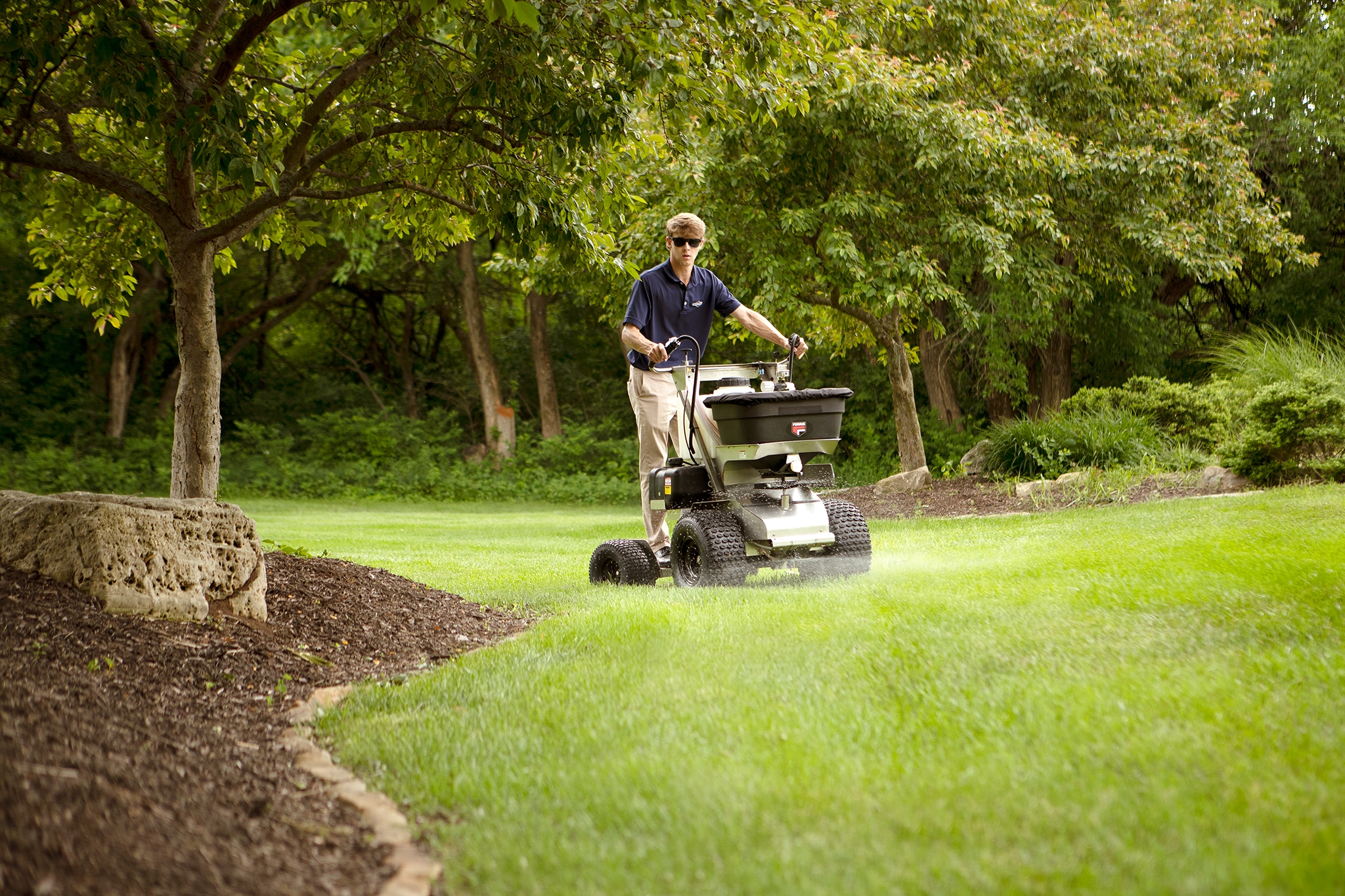 Riding lawn mower spreader deals